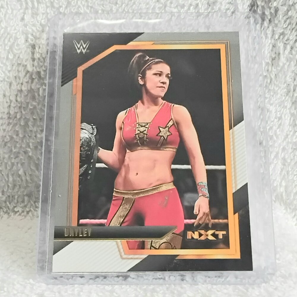 5/$20 Mint 2022 Panini Bayley Silver NXT/WWE Card 105!!